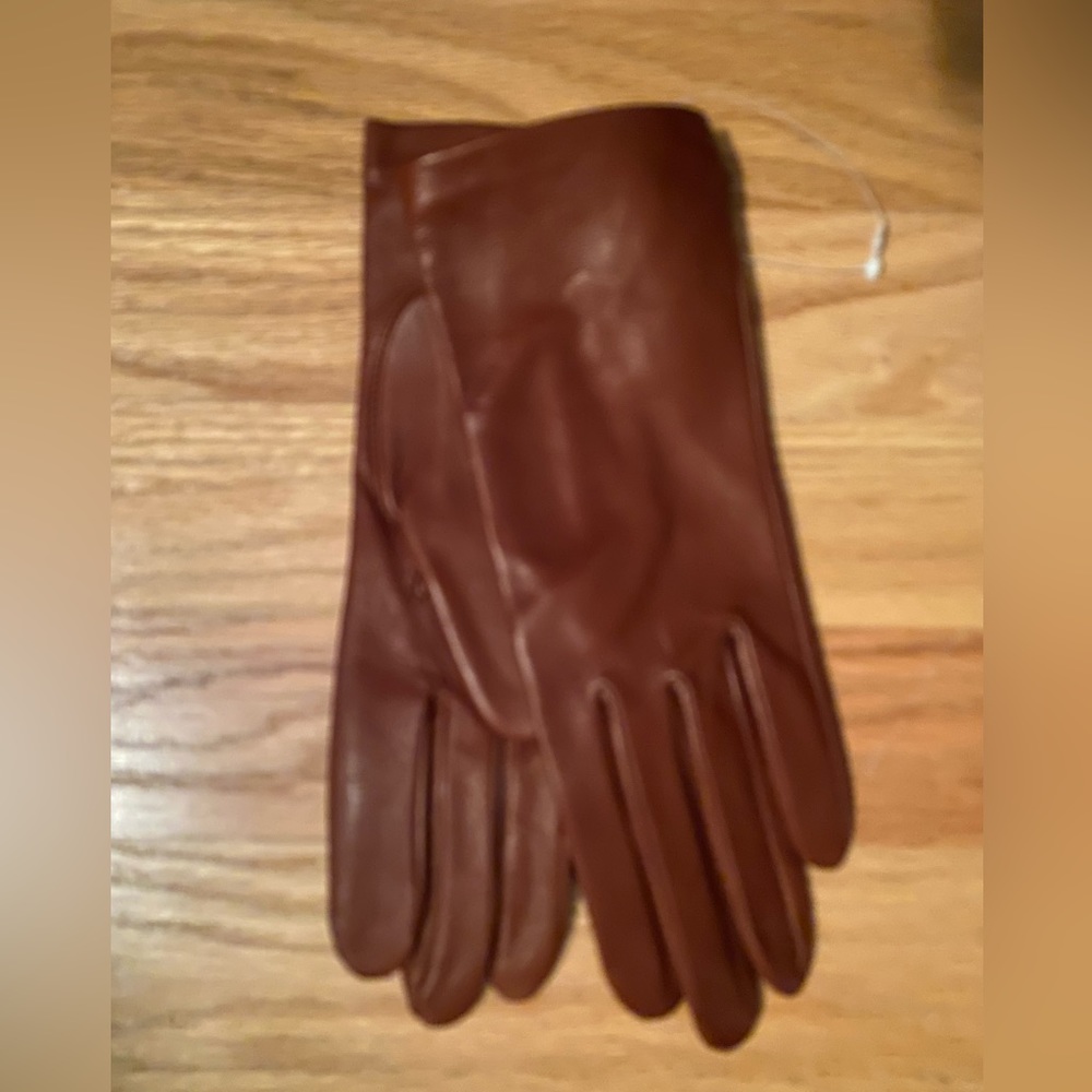 Women’s leather driving gloves